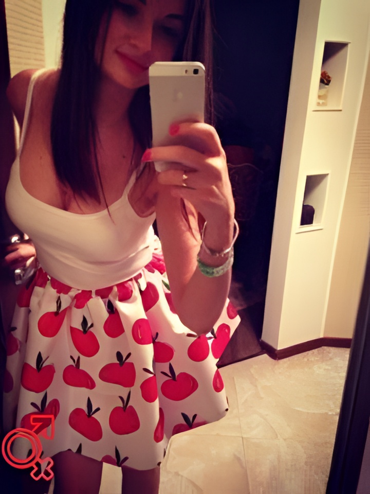 Ярослава привлекальеная девушка из Балезино цена от 10000 руб