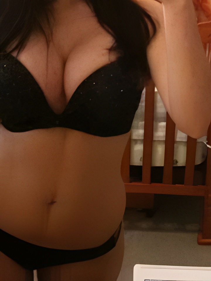 Ярославна привлекальеная девушка из Балезино цена от 3000 руб