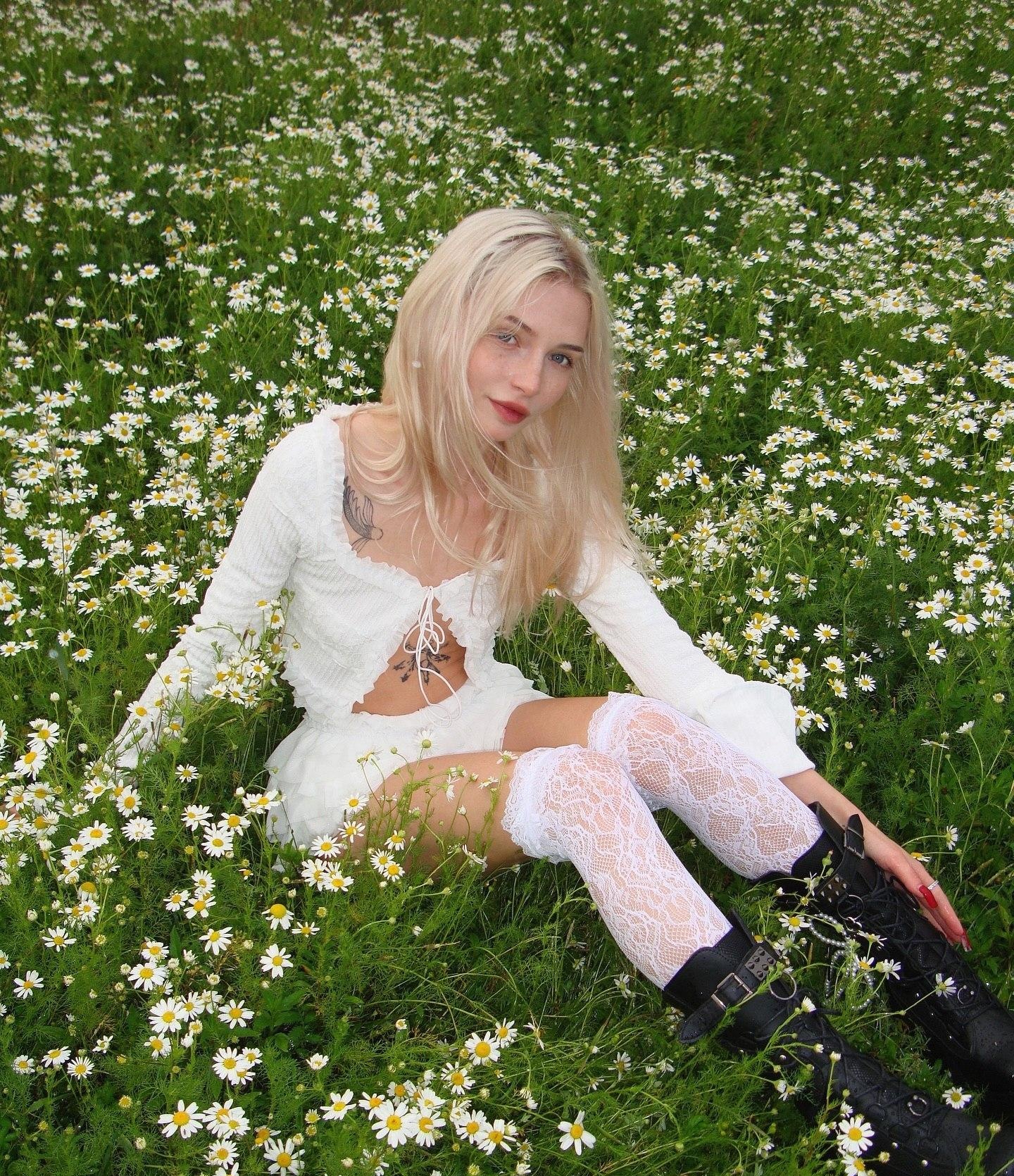 Ханна привлекальеная девушка из Балезино цена от 7000 руб