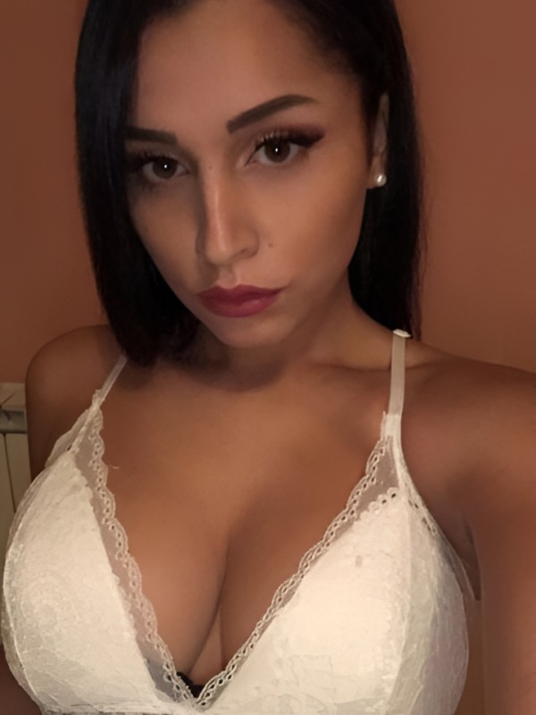 Лидия привлекательная девушка из Балезино цена от 4000 руб