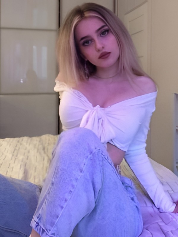 Ната привлекательная девушка из Балезино цена от 5000 руб