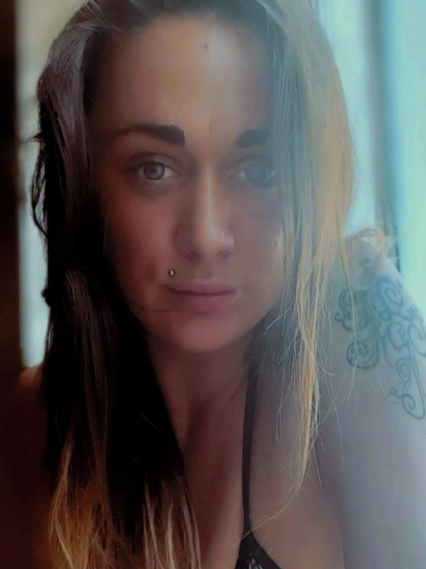 Светлана привлекательная девушка из Балезино цена от 3000 руб