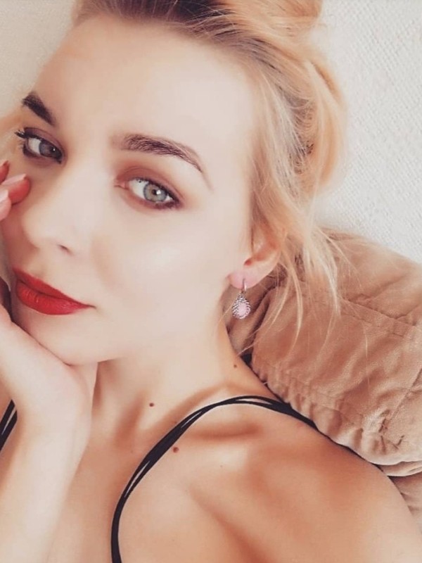 Ольга привлекательная девушка из Балезино цена от 3500 руб