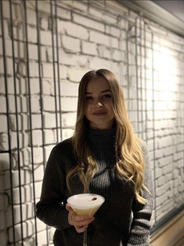 🎥 Клава привлекательная девушка из Балезино цена от 8000 руб