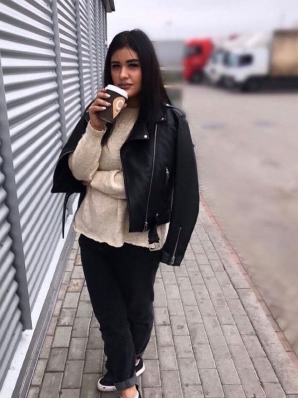 🎥 Алина привлекательная девушка из Балезино цена от 5000 руб